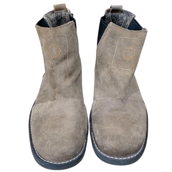 Timberland Suede Ankle Boots with Embroidered Detail - Picture 1 of 9